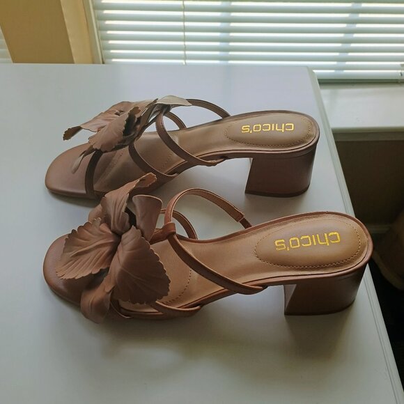 CHICO'S Shoes - chicos tan sandals 8.5 new w/floral accents